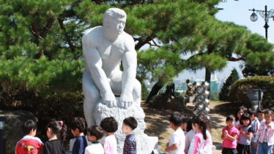 23년째 이어오는 한국현대조각전, 춘천의 명물로