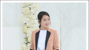 [쿠키 포토] 신민아 ‘여기 서면 되요?’