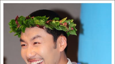 [쿠키 포토] 노홍철 “다음엔 노란머리카락위에 쓸께요~”
