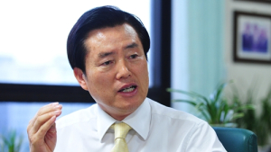 민주당 김효석 의원 “이명박 정부 상징적 인물과 승부하겠다”