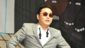 ‘국제가수’ 싸이, 4일 일시 귀국…연착 이유