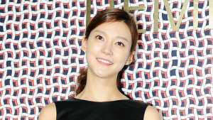 차예련, 9년 함께 한 소속사와 재계약…의리 택했다