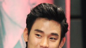 ‘은밀하게’ 김수현 바보연기, 류승룡 뒤이을까?