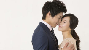 “두근두근… 아, 너 좀 깬다” 여성과 키스할 때 조심할 것들은?