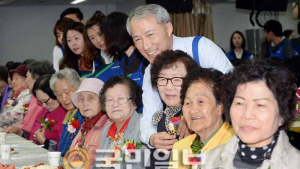 “농협유통, 오늘은 저희들이 효도할게요!”