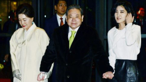 [속보] “쓰러졌던 이건희 회장, 자극에 반응한다” 혼수상태서 회복중