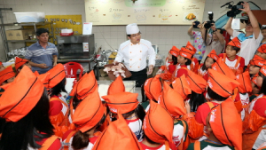 BBQ, 초록우산 어린이재단 치킨캠프 진행