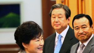 불편한 김무성 “왜 계속 청와대와 싸움을 붙이려 합니까”