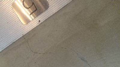 제2롯데월드, 균열 연출이라더니 시멘트로 땜빵?