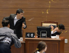 검찰, 안상수 시장에 계란 던진 창원시의원 징역 1년6월 구형