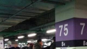 백화점 모녀 갑질 주차요원 “날씨 추워 주먹질 동작…뺨 안 맞아”