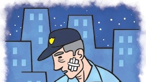 “분리수거가 뭐길래” 80대 경비원 또 폭행 당해…멱살 잡고 질질 끌고 가