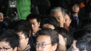 정윤회 “박근혜 대통령과 남녀관계? 터무니없다”