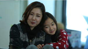 유호정 딸 공개, 연예인급 외모…엄마와 붕어빵