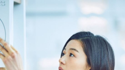 유니클로, 전지현 광고 비하인드 컷 공개