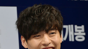 강하늘 “‘스물’ 때 힘든 건, 소주만 마시면 다 풀렸다”