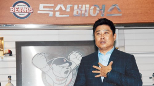[프로야구] 김태형 두산 감독 “‘롯데전 한방’ 최주환, 기용 늘릴 것”