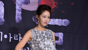 신은경이 한없이 울던 2008년 11월… ‘가짜 모성애’ 논란에 왜 침묵하나