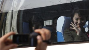 모란봉악단, 짐도 못 챙기고 떠나…“김정은 ‘최고 존엄’ 관련 됐을 가능성 커”