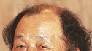 “박근혜 할매 안아보고 싶을 정도로…” 허위 글에 소설가 조정래 분노