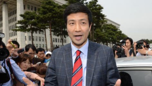 20대 불출마 선언 문대성 “현실정치는 거짓·비겁함만 난무하는 곳”