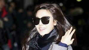 김하늘, ‘선글라스로 공항패션 완성’