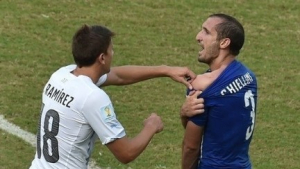‘핵이빨’ 수아레스 A매치 복귀… 첫 상대는 브라질