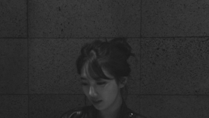 이동휘가 포착한 수지는? 흑백사진 속 청초한 매력