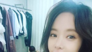 황정음, 예비남편 이영돈과 웨딩촬영 중? SNS에 “♥”