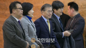 김종인 만난 문재인 “총선 이길 것 같지 않아요?”