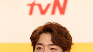서강준, 몰려든 인파로 ‘셀카 이벤트’ 전격 취소