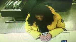 같이 술 마시다 내 물건 가져간 그 여자, 알고보니 남자