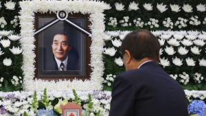 이기택, 별세 전날 자서전 탈고했다…사무실 나오며 “아, 큰일 마쳤네”