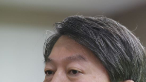 안철수, 기자회견서 “죽어도 이 당에서 죽어…김종인, 통합 말할 자격 없다”