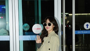 성유리, 봄내음 가득한 공항패션 화제