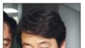 ‘잔류’ 송호창 “(김종인) 이중적 행태에는 화가 난다”