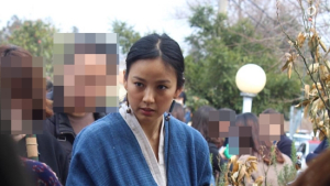 이효리, 직접 만든 그릇·그림 파는 제주도 근황 공개… “빛나는 미모”