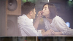 [쿠키영상] ‘태양의 후예’ 진구-김지원, 달달한 거품 애교 포착...‘구원 커플은 사랑이지 말입니다!’