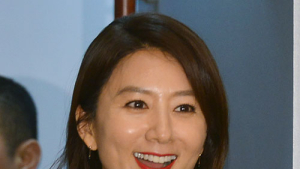 “김희애, 강동원과 한솥밥… YG행”