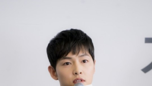 ‘태양의 후예’ 송중기 “송혜교와 ‘와인 키스’ 공 많이 들였다”
