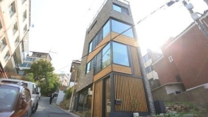 김윤희, 이태원에 직접 지은 9평 협소주택… “5억 5000만 원에 지은 4층집, 별명 건물주 됐다”