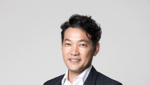 [쿠키인터뷰] 정진영 “송중기·지진희 이길 생각 없다”