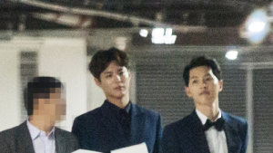 송중기·박보검, 퇴근길 나란히 포착 ‘돈독한 우애’
