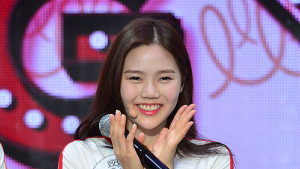 오마이걸 효정 “보컬 레슨비 위해 베이비시터부터 족발집 아르바이트까지 섭렵”