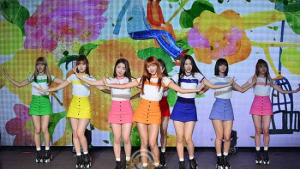5개월 만에 돌아온 오마이걸, 상큼발랄 롤러스케이트 걸로 자리매김 가능할까