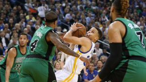 [NBA 이 순간] 스테판 커리 “오늘 안 풀리네”