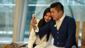 ‘우결’ 조세호-차오루 부부, 전통혼례 치르러 떠나는 길 커플룩 공항패션 어때요?
