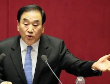 이재오, 유세 중 취객이 “그만 해 먹어!” 주먹 휘둘러