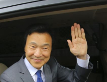 손학규, 어느 팀 ‘구원투수’ 등판하나…김종인·안철수 “총선 지원 간곡히 요청”