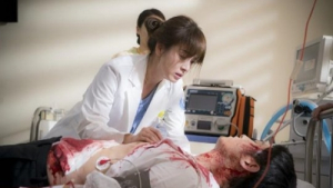 ‘태양의 후예’ 송혜교, 피범벅 송중기 살려낼까?